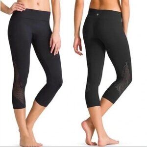 Athleta Breakthrough Laser Cut Seamless Leggings Black Size XS‎